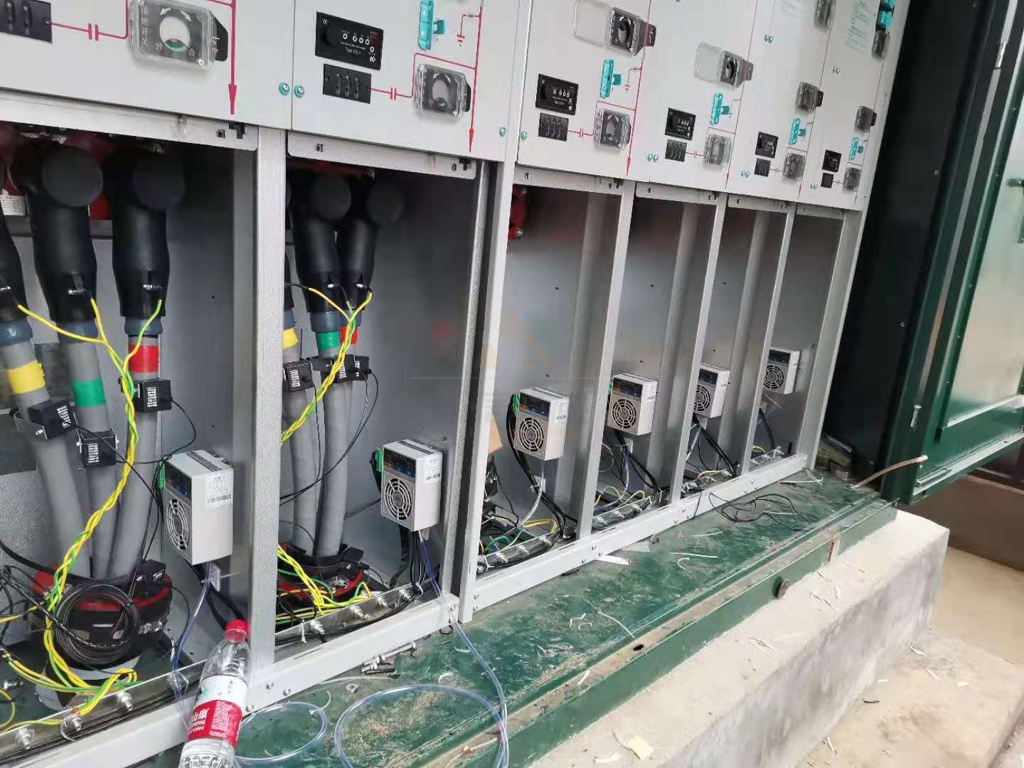 <a href='http://www.shidaitianjie.com' target='_blank'><u>智能除濕裝置</u></a>安裝